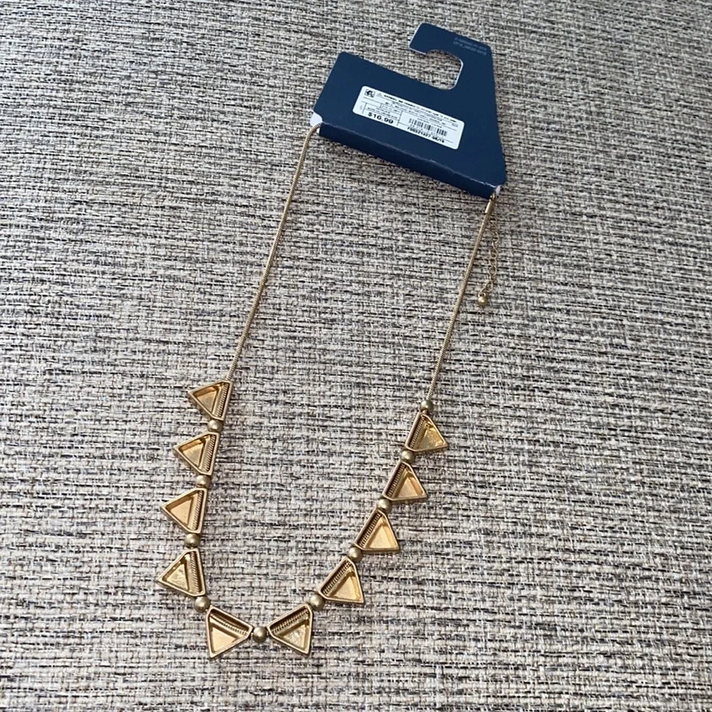 NWT Universal Thread Pink & Gold Triangle Necklace - Picture 4 of 6